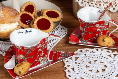 AU6083 SET TRIKOT MANDELJ RDEČ