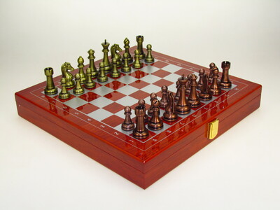3685 ŠAH LES + KOVINSKE FIGURE
