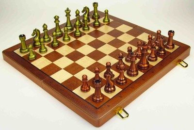 3686 ŠAH LES + KOVINSKE FIGURE