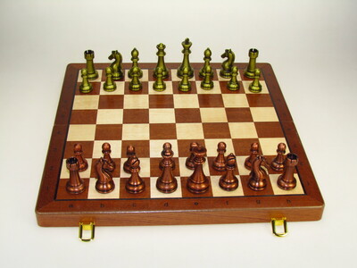 3686 ŠAH LES + KOVINSKE FIGURE